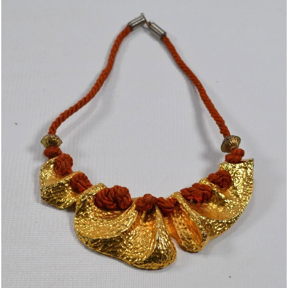Gold Tone Cast Metal Wavy Bib Necklace W/ Cord‎ Heavy Chunky 15.5